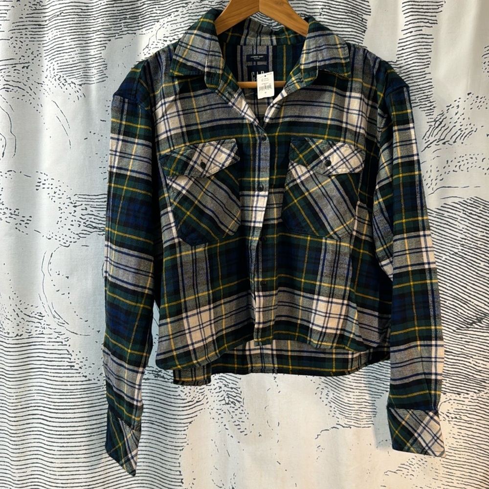 Gap cropped button-front  green plaid flannel shirt NWT medium
